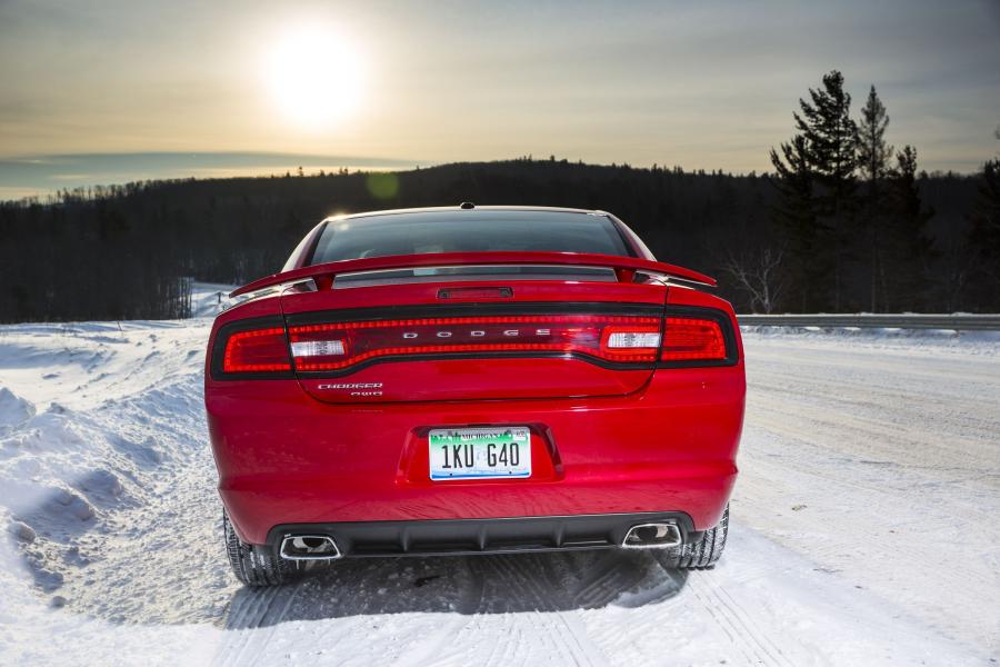  Dodge Charger AWD Sport 2013 года  (фото 24 из 50)